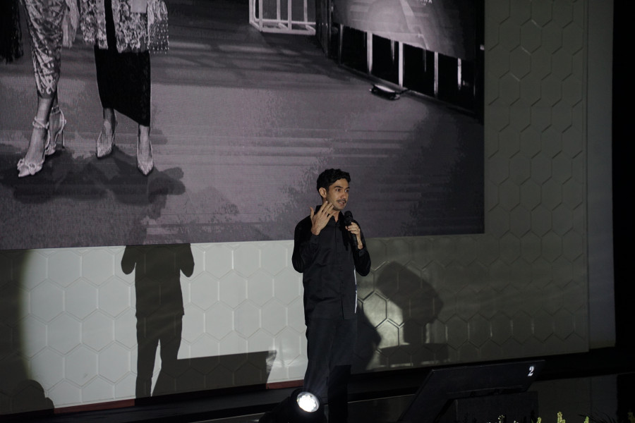 Aktor Reza Rahadian saat berada di perayaan tujuh tahun UU Pemajuan Kebudayaan. Foto: BMK