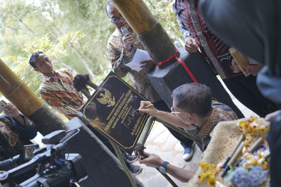 Menteri Kebudayaan, Fadli Zon, meresmikan Museum Kujang Pusaka di Paseban, Bogor, Jawa Barat, Rabu, 27 November 2024. Foto: Kementerian Kebudayaan 