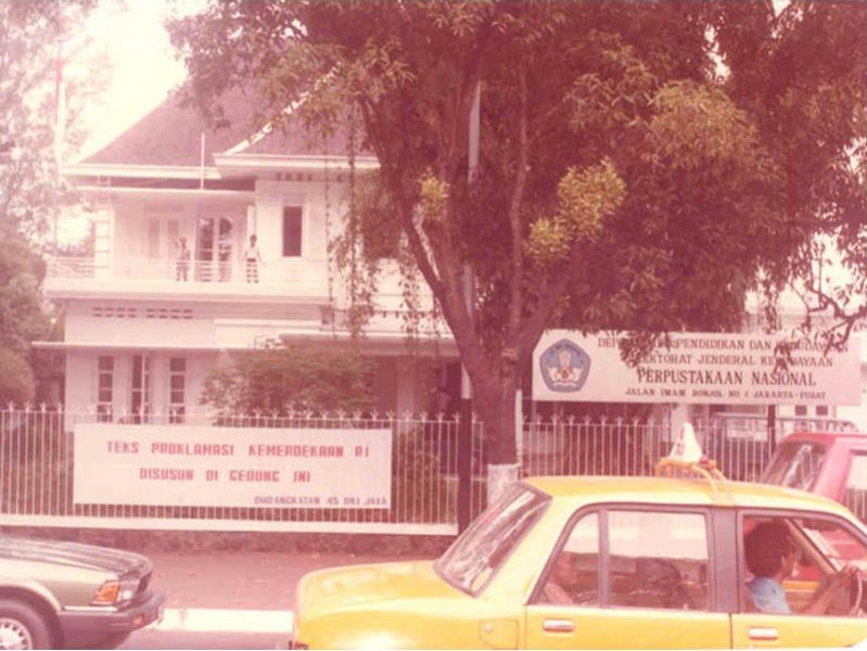 Gedung Perpustakaan Nasional di Jl. Imam Bonjol No. 1 Jakarta Pusat pada 1985, sebelum menjadi Museum Perumusan Naskah Proklamasi (sumber: Munasprok)
