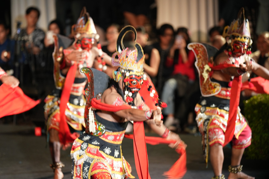 Wayang Topeng Dalang 
