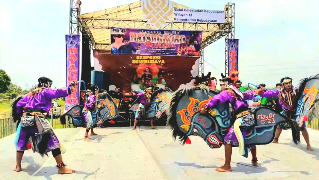 Foto Editing (capture tayangan live streaming channel YouTube "Noskon Mania"), https://www.youtube.com/live/qVVrldPzM28?si=Z5_o6CGOz3GDAMD3