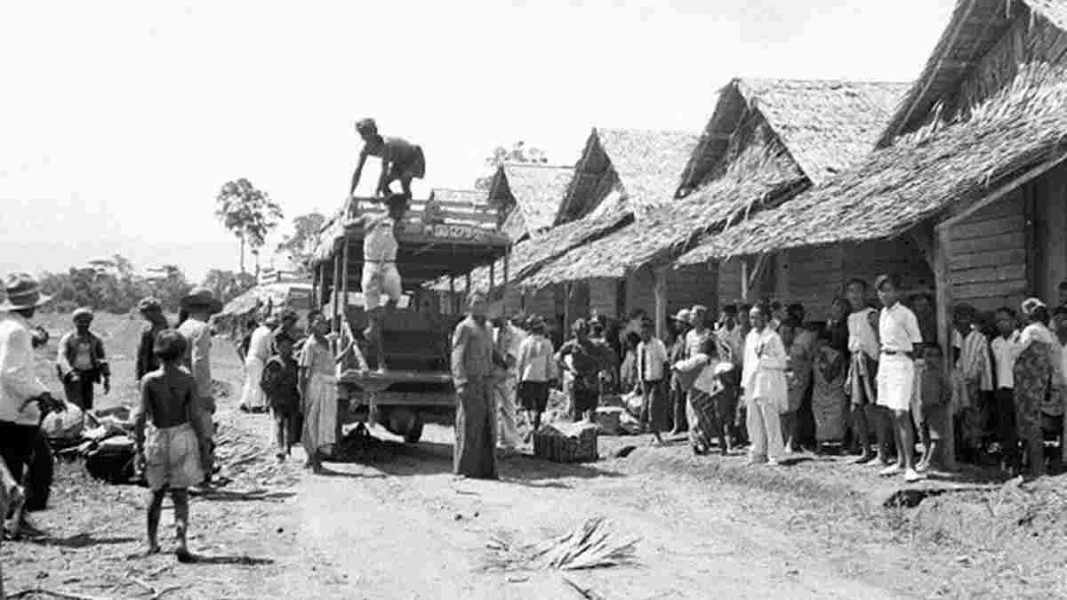 Dok. harapanrakyat.com : Potret calon imigran yang akan diberangkatkan ke daerah tujuan ini menjadi salah satu bukti sejarah transmigrasi di Indonesia.