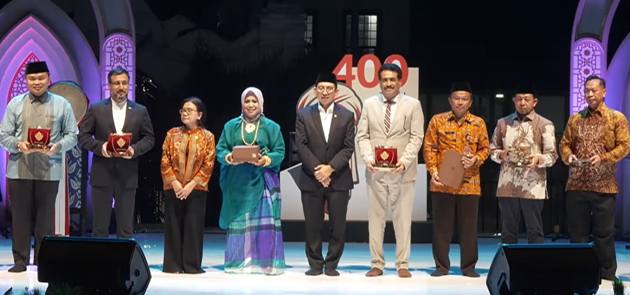 Menteri Kebudayaan RI Fadli Zon bersama jajaran pemerintah dan tamu undangan berfoto bersama