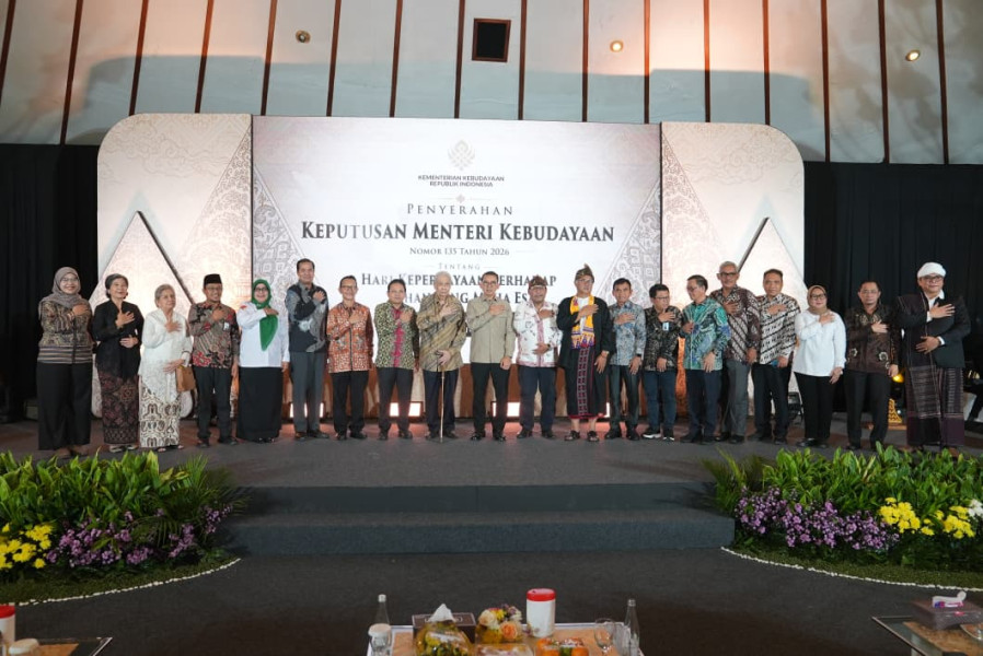 Menteri Kebudayaan (Menbud) Fadli Zon menetapkan tanggal 13 Juli sebagai Hari Kepercayaan Terhadap Tuhan Yang Maha Esa
