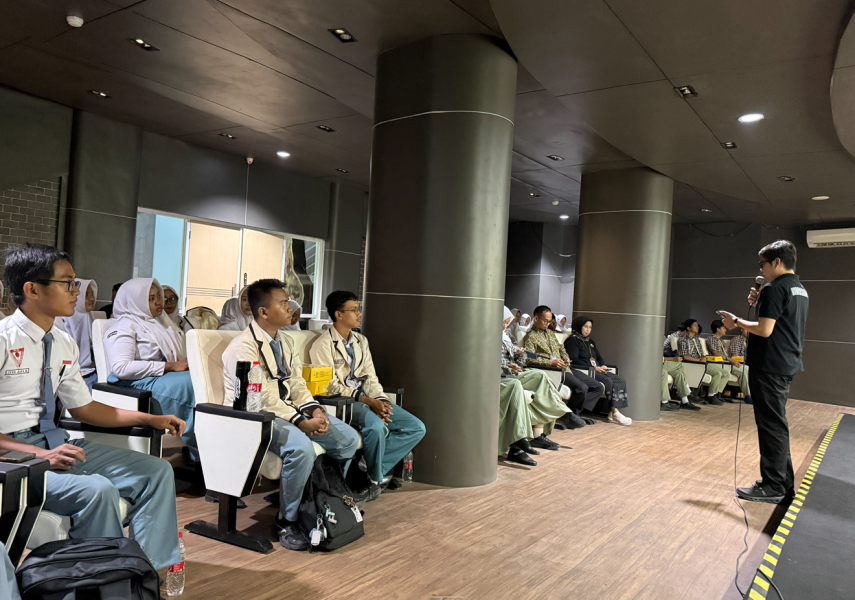 Peserta Nobar di Museum Semedo